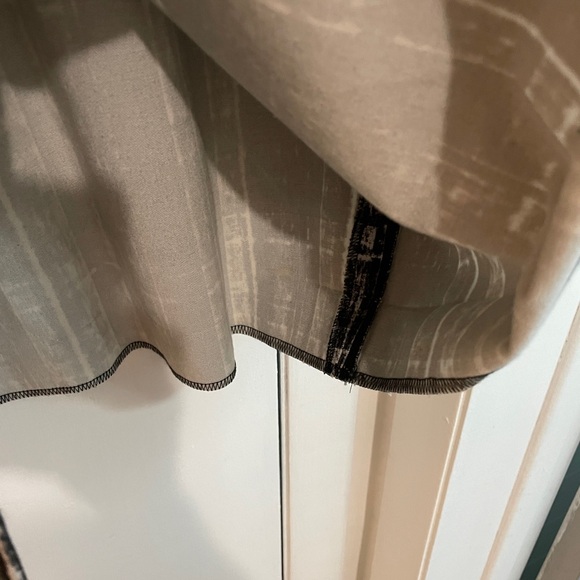 Banana Republic size 10 black and white pencil skirt. - Picture 5 of 5